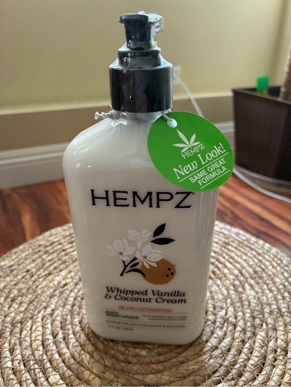 Hempz Whipped Vanilla & Coconut Cream Moisturizer - White with Green Tag